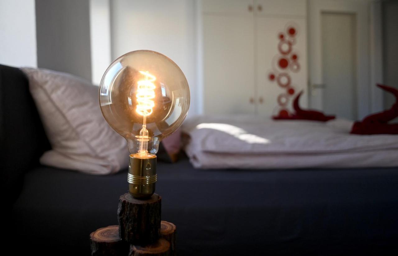 Gemuetliches Appartement Mit Netflix, Nespresso Und Boxspringbett Augusta Esterno foto